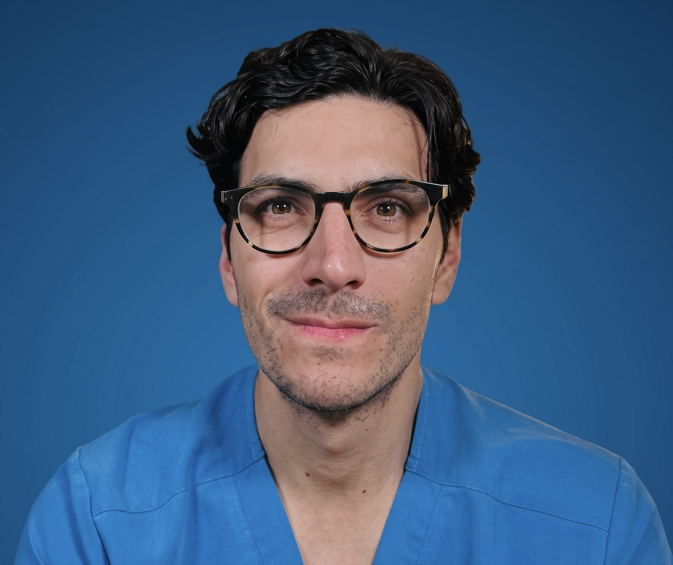 Dr. Mauricio González